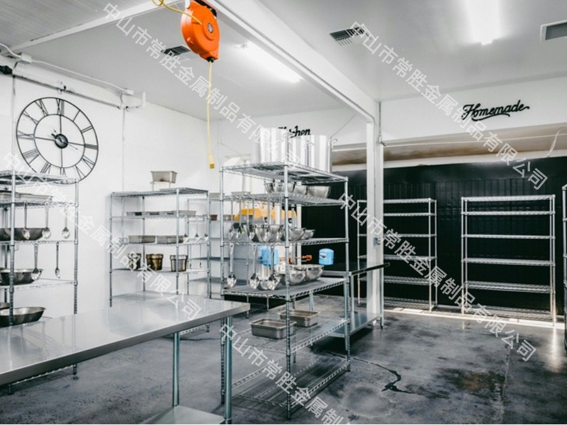線網(wǎng)型商用廚房?jī)?chǔ)物架案例